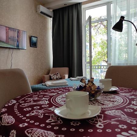 Tranquil Apartment In Vake Tbilisi Exterior photo