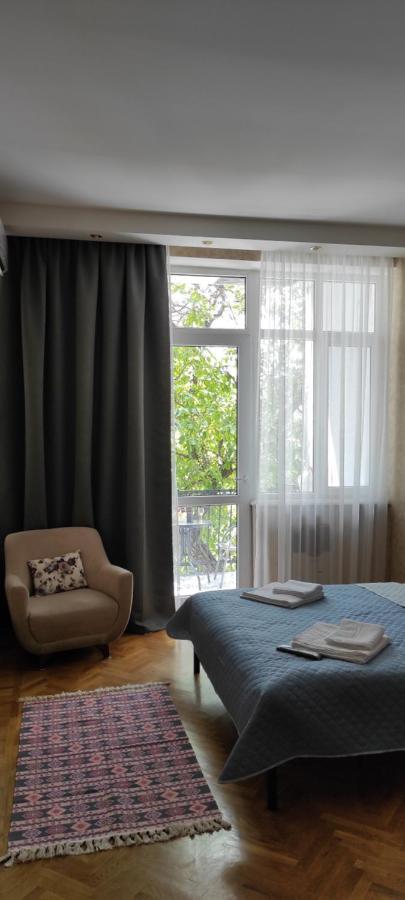 Tranquil Apartment In Vake Tbilisi Exterior photo
