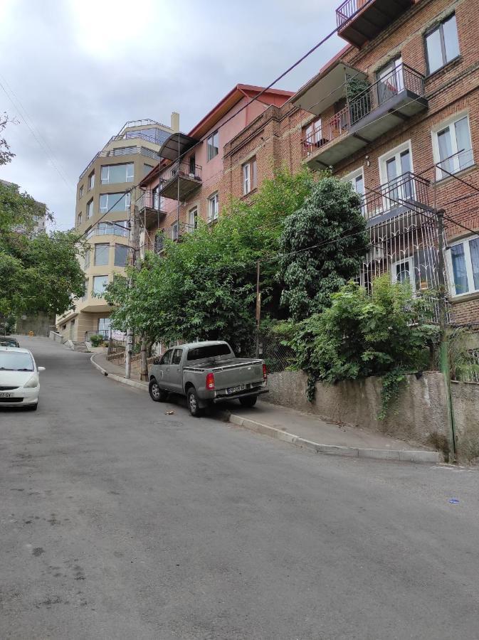 Tranquil Apartment In Vake Tbilisi Exterior photo