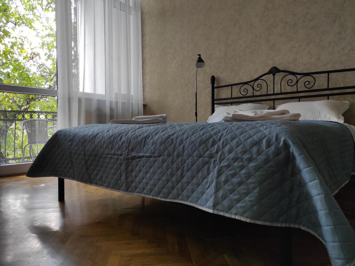 Tranquil Apartment In Vake Tbilisi Exterior photo